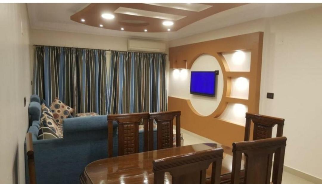 City Square Apartment *